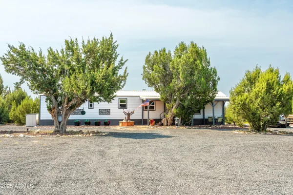 $550,000 | 42897 North Pickett Corral Road, Seligman, AZ 86337
