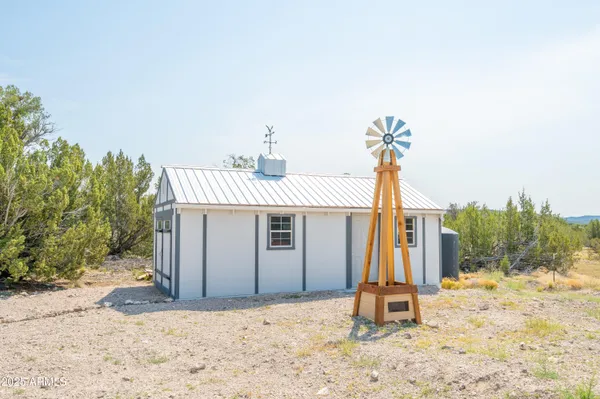 $550,000 | 42897 North Pickett Corral Road, Seligman, AZ 86337