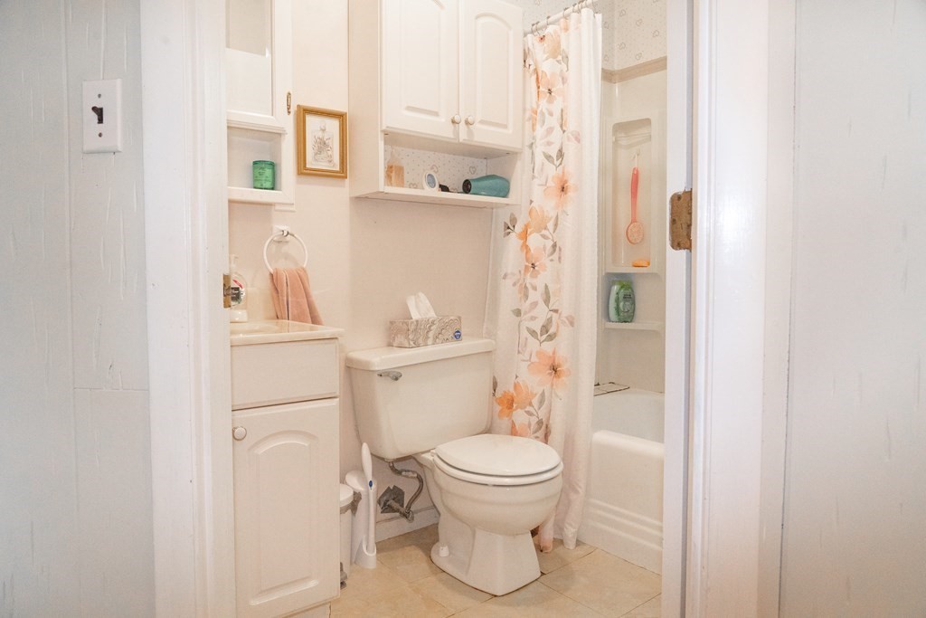5 Hawthorne Road Norton, MA 02766 - Photo 8 of 13 Gallery Image 8