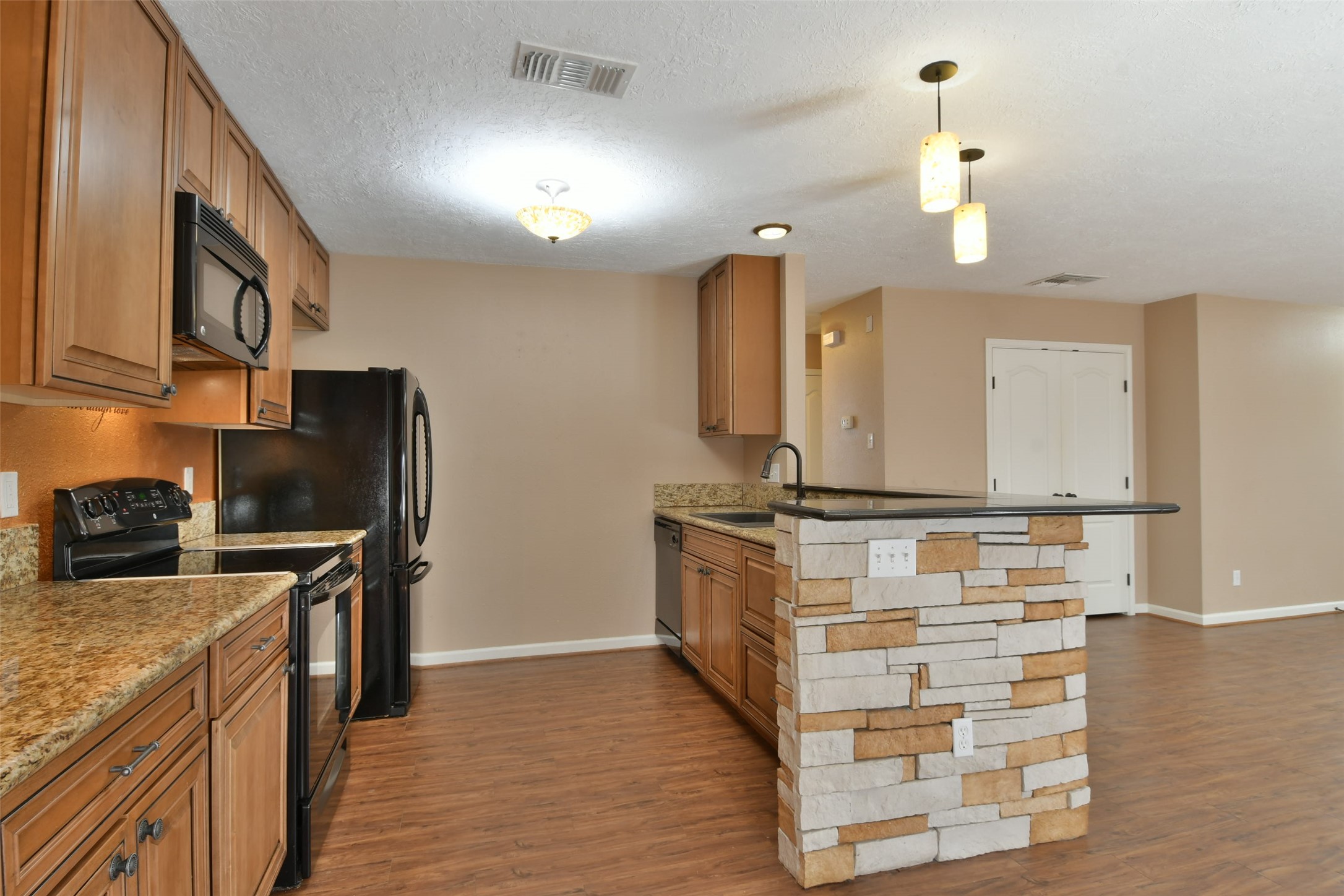 809 Pecan Street Brenham, TX 77833 - Photo 16 of 28