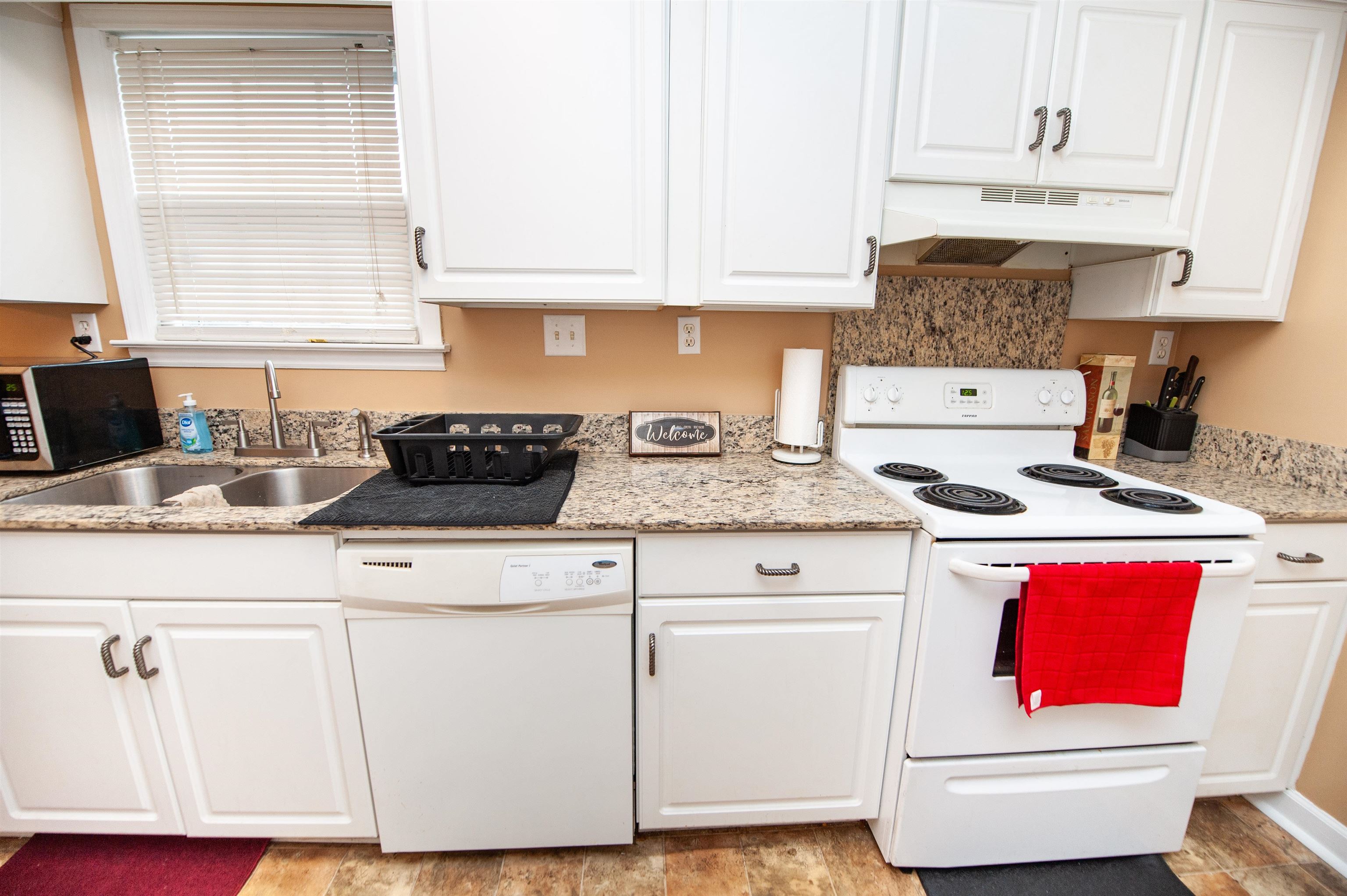 1470 Dover Road Spartanburg, SC 29301 - Photo 9 of 23