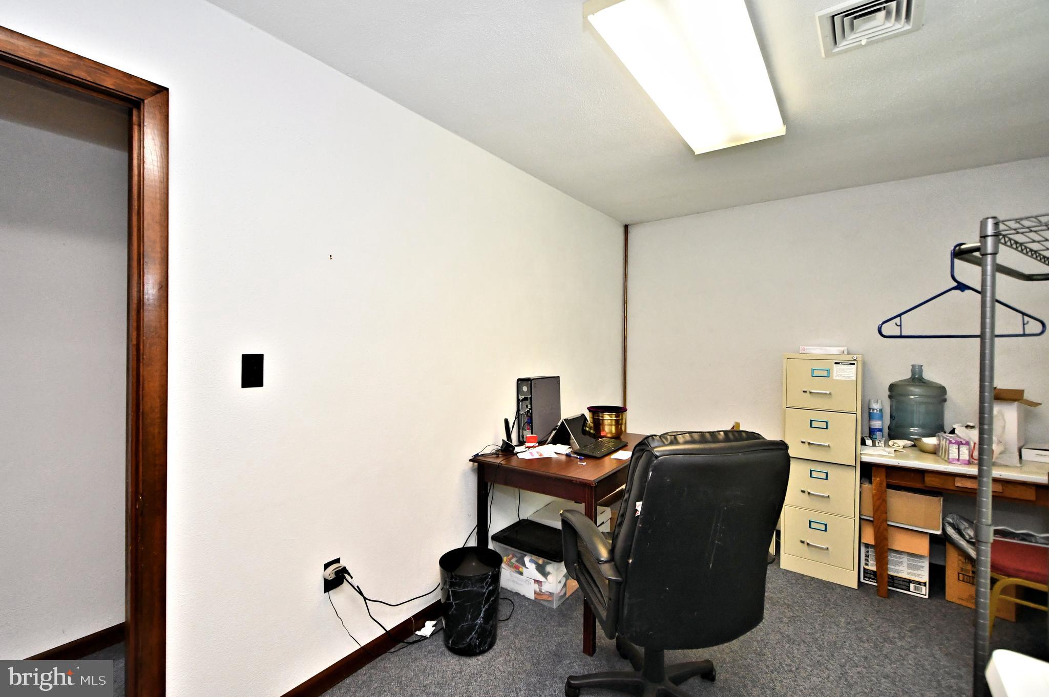 1301 Hilltop Road Pottstown, PA 19464 - Photo 18 of 42 Gallery Image 18