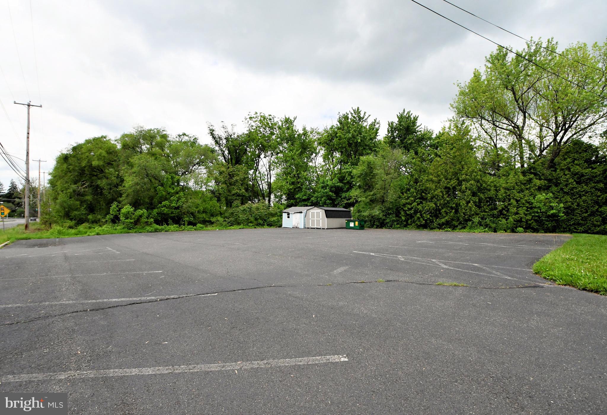 1301 Hilltop Road Pottstown, PA 19464 - Photo 39 of 42 Gallery Image 39