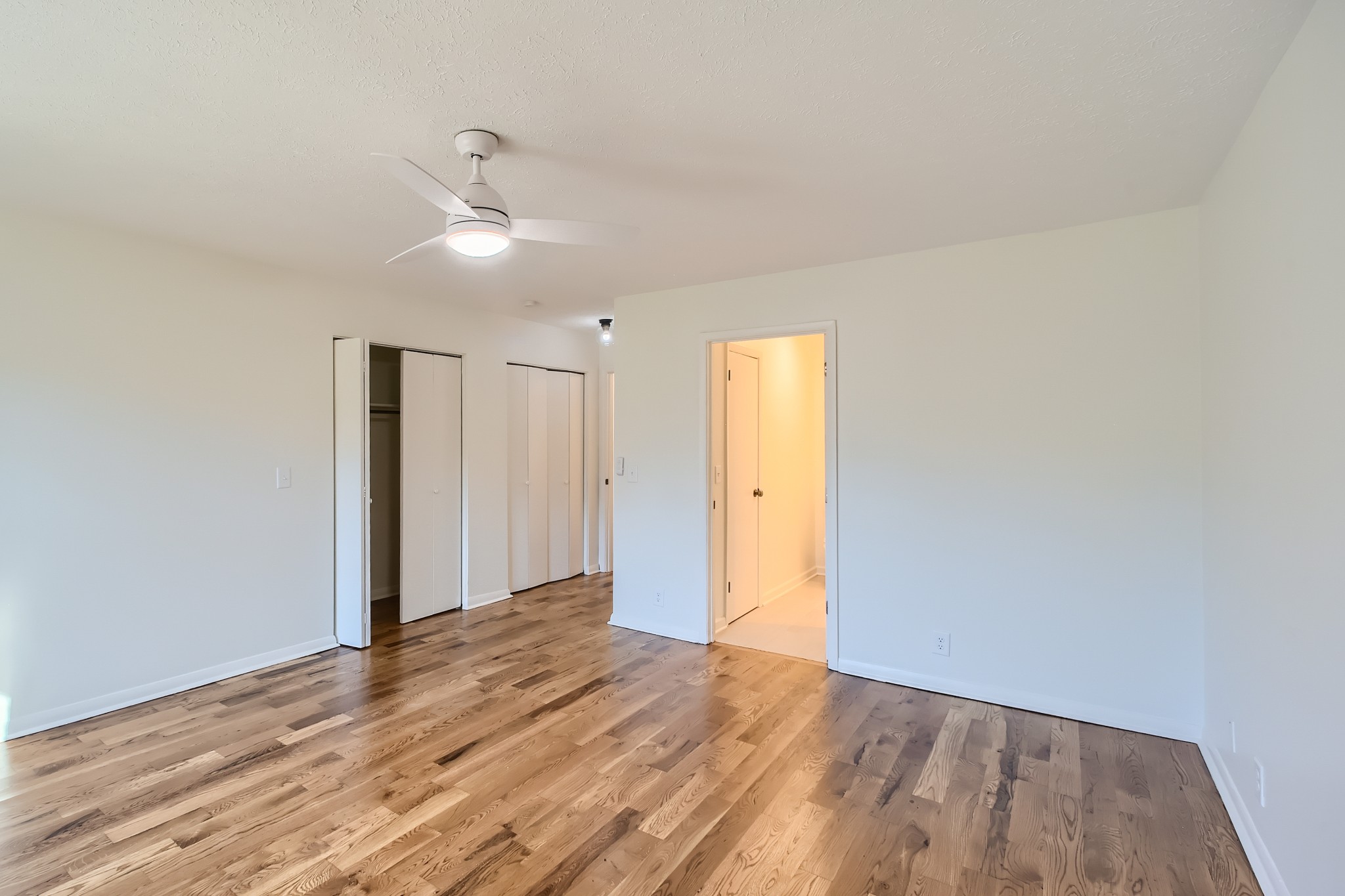 417 Hill Road Nashville, TN 37027 - Photo 12 of 27 a view of an empty room and wooden floor