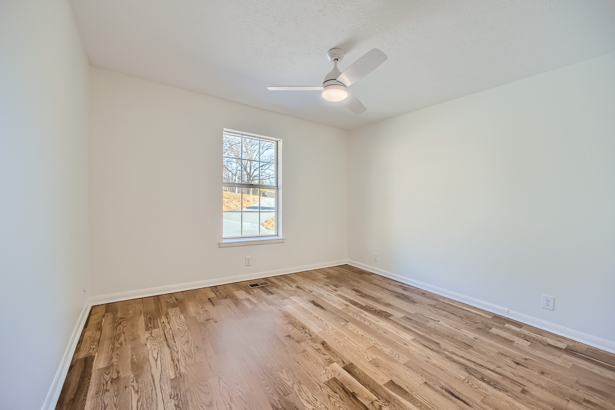 417 Hill Road Nashville, TN 37027 - Photo 15 of 27 an empty room with a window