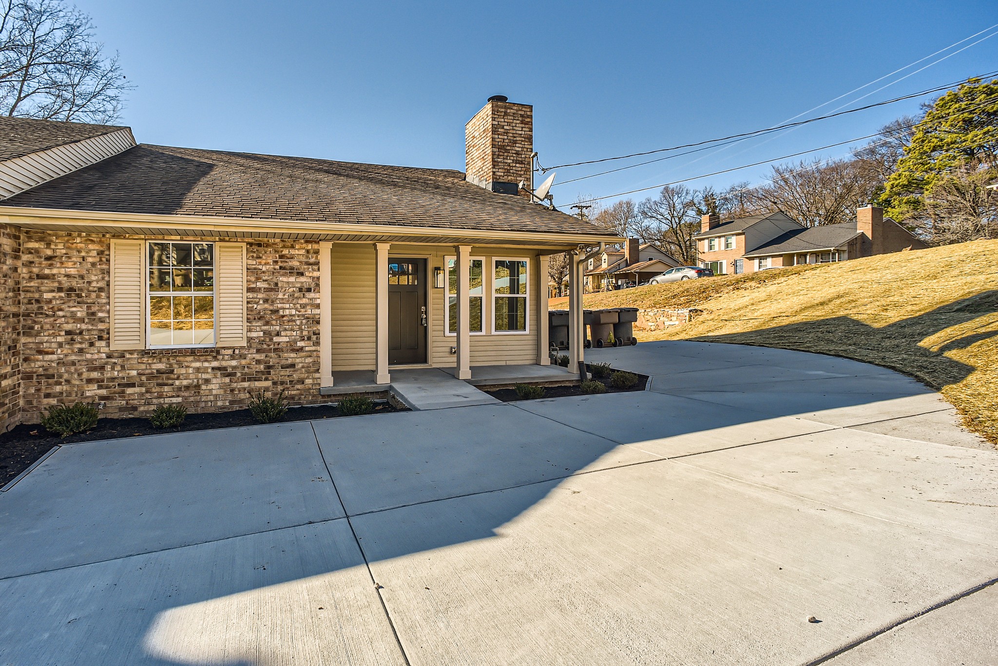 417 Hill Road Nashville, TN 37027 - Photo 2 of 27 a front view of a house with yard
