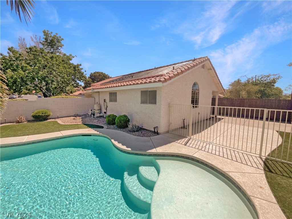 2800 Secret Canyon Road Henderson, NV 89074 - Photo 21 of 23 Gallery Image 21