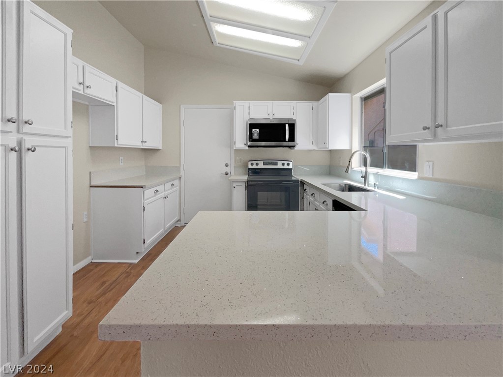 2800 Secret Canyon Road Henderson, NV 89074 - Photo 6 of 23 Gallery Image 6
