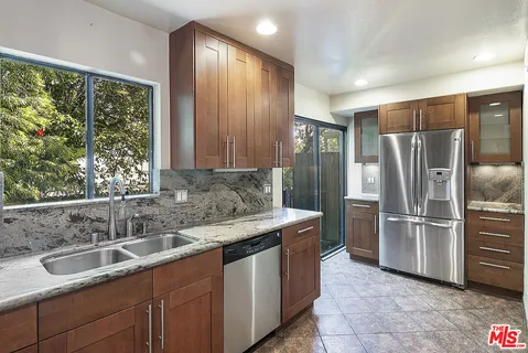 $5,200 | 2216 South Bentley Avenue, Unit 10, Los Angeles, CA 90064