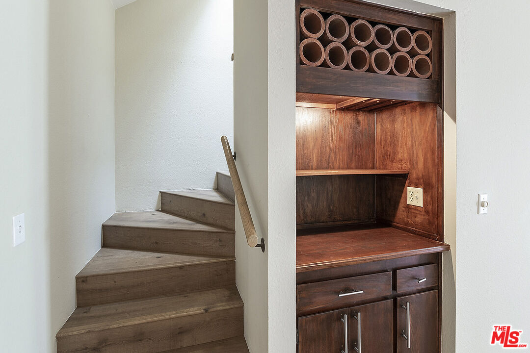 2216 South Bentley Avenue, Unit 10 Los Angeles, CA 90064 - Photo 17 of 40 a view of entryway