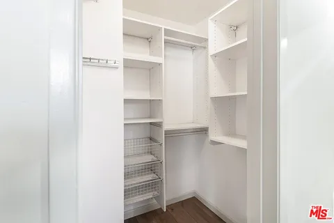 $5,200 | 2216 South Bentley Avenue, Unit 10, Los Angeles, CA 90064