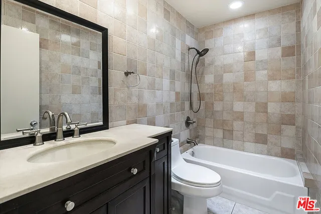 $5,200 | 2216 South Bentley Avenue, Unit 10, Los Angeles, CA 90064