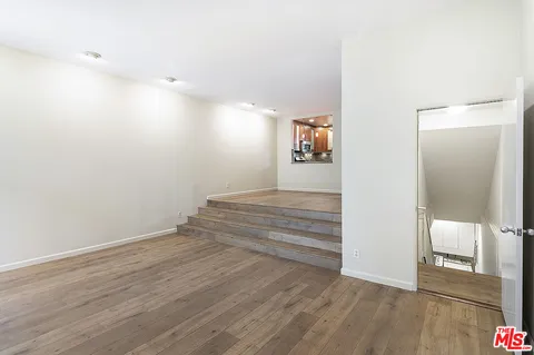 $5,200 | 2216 South Bentley Avenue, Unit 10, Los Angeles, CA 90064