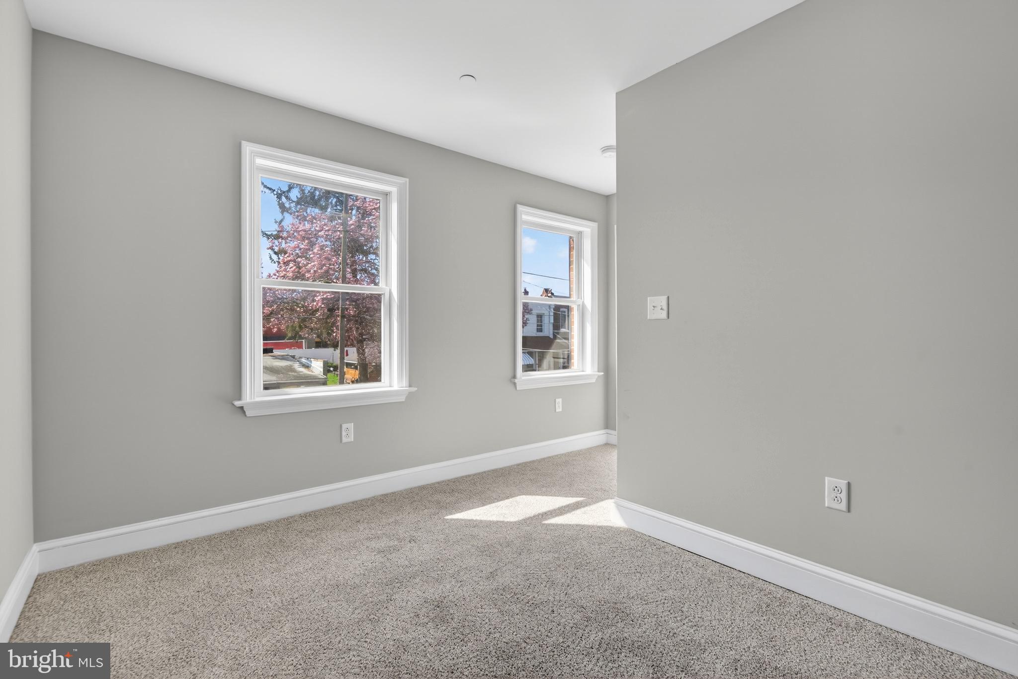 637 East Fulton Street Lancaster, PA 17602 - Photo 17 of 28 an empty room with windows