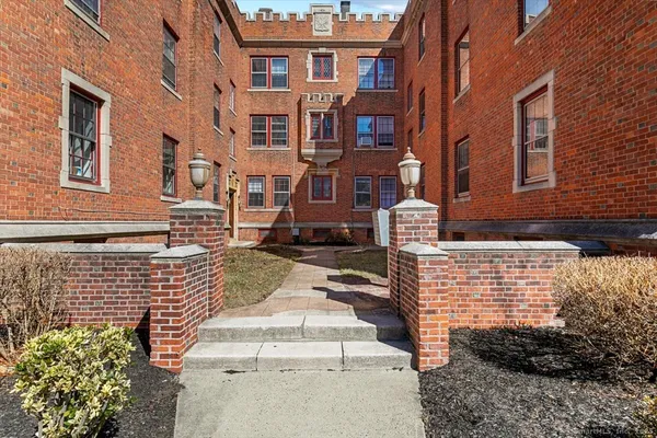 $1,950 | 151 Cold Spring Street, Unit A4, New Haven, CT 06511