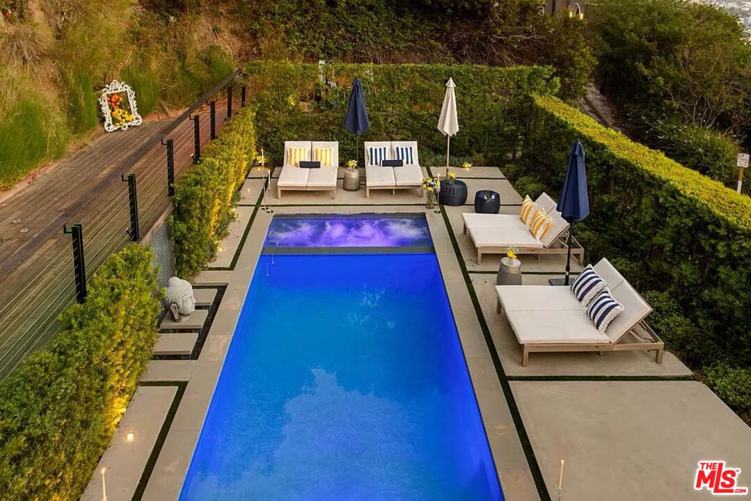 1331 Belfast Drive Los Angeles, CA 90069 - Photo 20 of 25 a view of balcony and deck