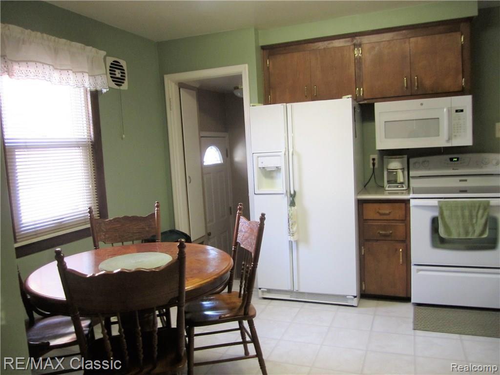 306 Biltmore Street Inkster, MI 48141 - Photo 10 of 24 IMG_2084 (3) - Copy.JPG