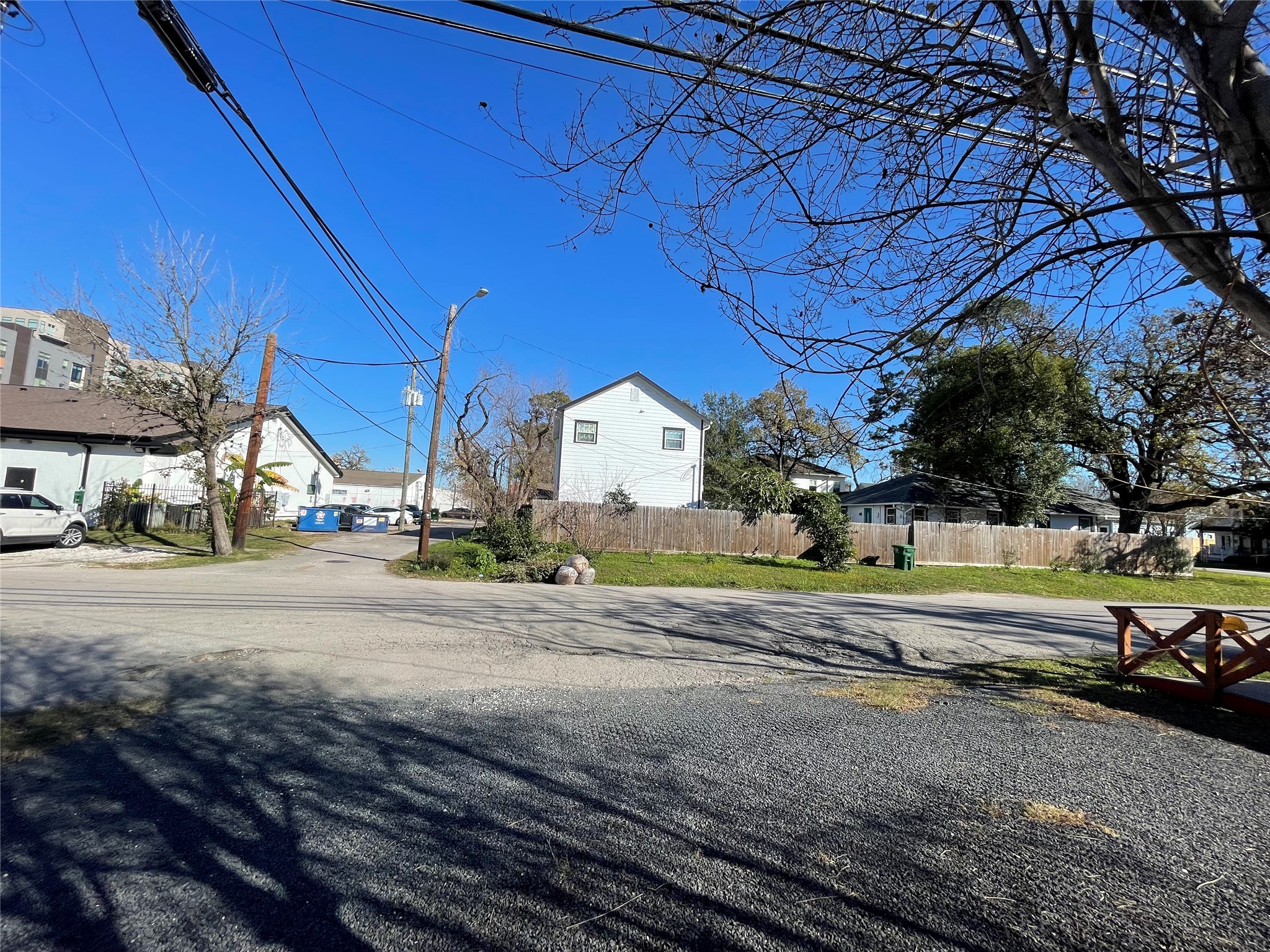 1807 Lawrence Street Houston, TX 77008 - Photo 7 of 10 a view of a house with a yard
