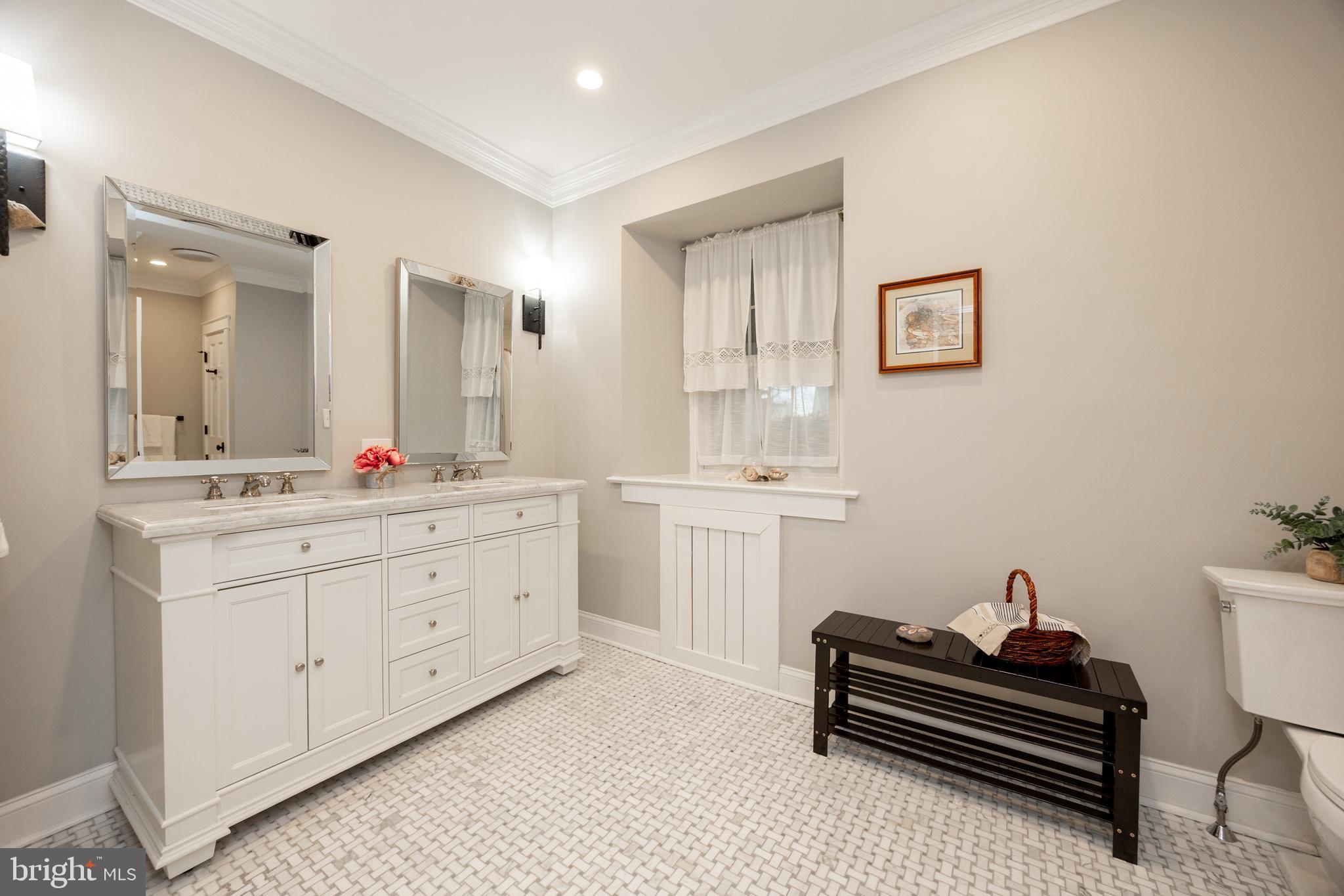 57 Grubb Road Malvern, PA 19355 - Photo 20 of 45 a bedroom with a bed and a dresser