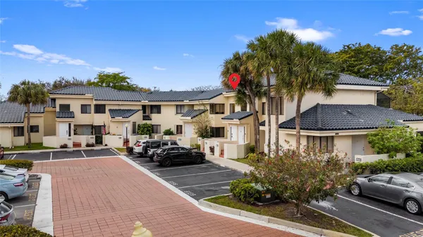 $335,000 | 8164 Northwest 17th Manor, Unit 8164, Plantation, FL 33322