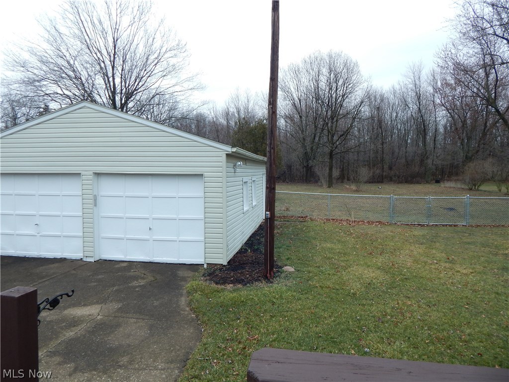 1209 Root Road Lorain, OH 44052 - Photo 33 of 35