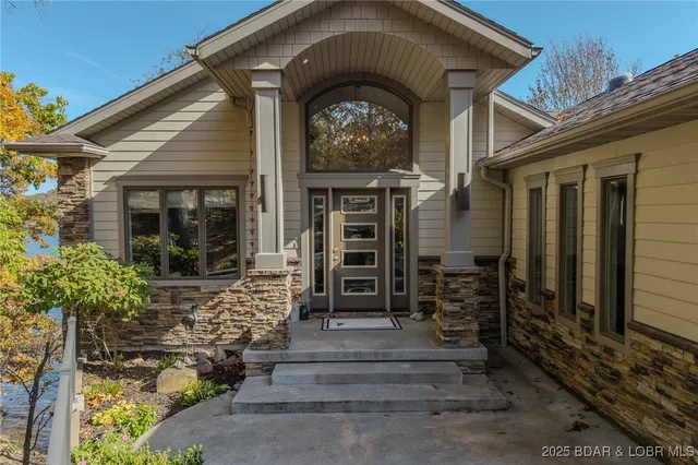 $987,000 | 2259 Standing Rock Road, Camdenton, MO 65020