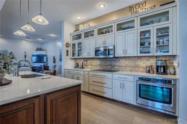 $987,000 | 2259 Standing Rock Road, Camdenton, MO 65020