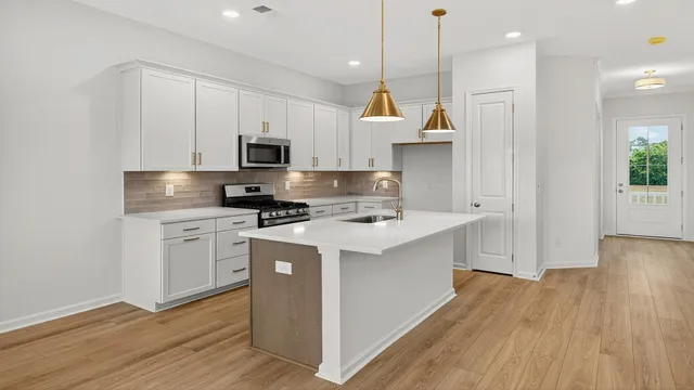 $689,985 | 4436 Oakwood Avenue, North Charleston, SC 29405