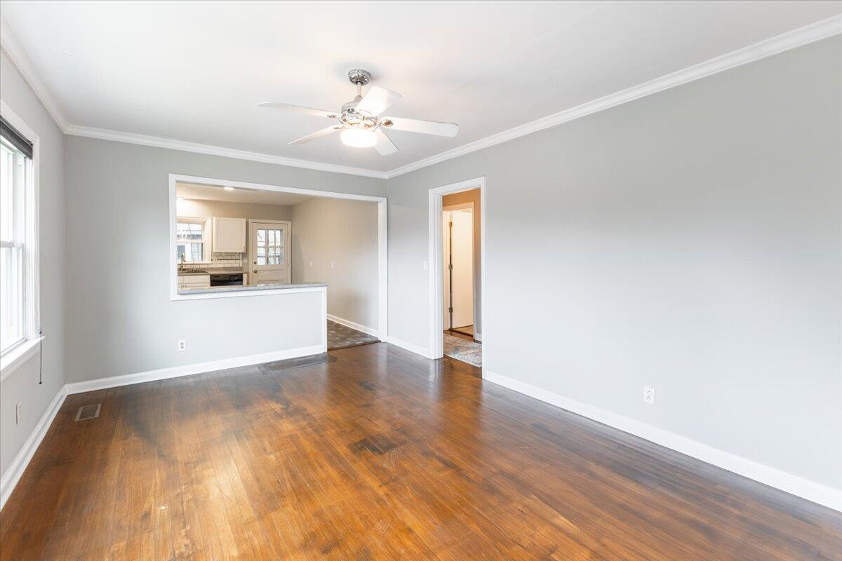 3519 Martin Road Chattanooga, TN 37415 - Photo 9 of 30 Large Living Room