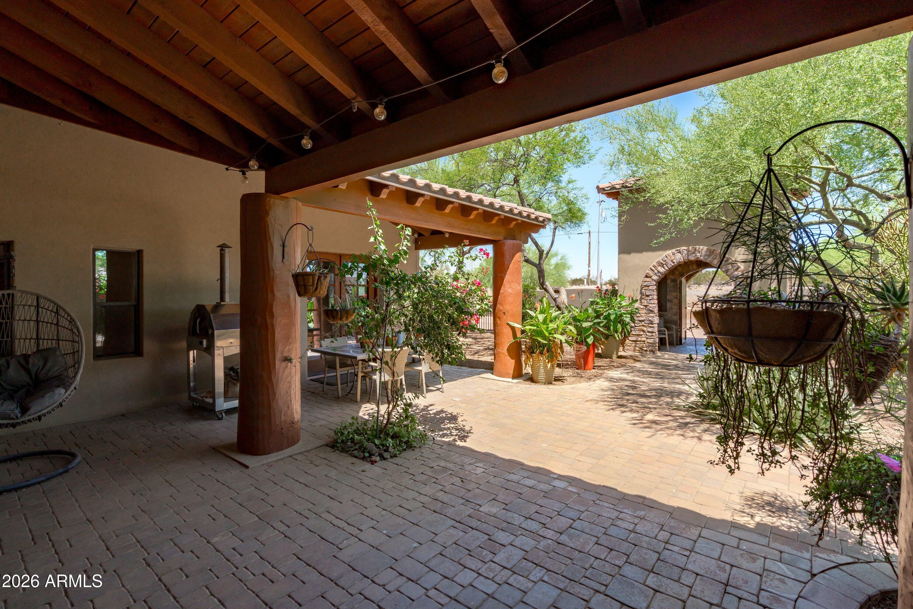 1823 West Maddock Road Phoenix, AZ 85086 - Photo 12 of 121 012-Courtyard