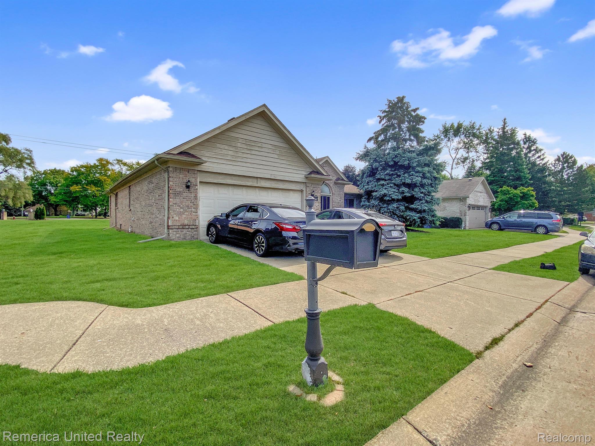 32444 Pine Ridge Drive Warren, MI 48093 - Photo 6 of 33 Gallery Image 6