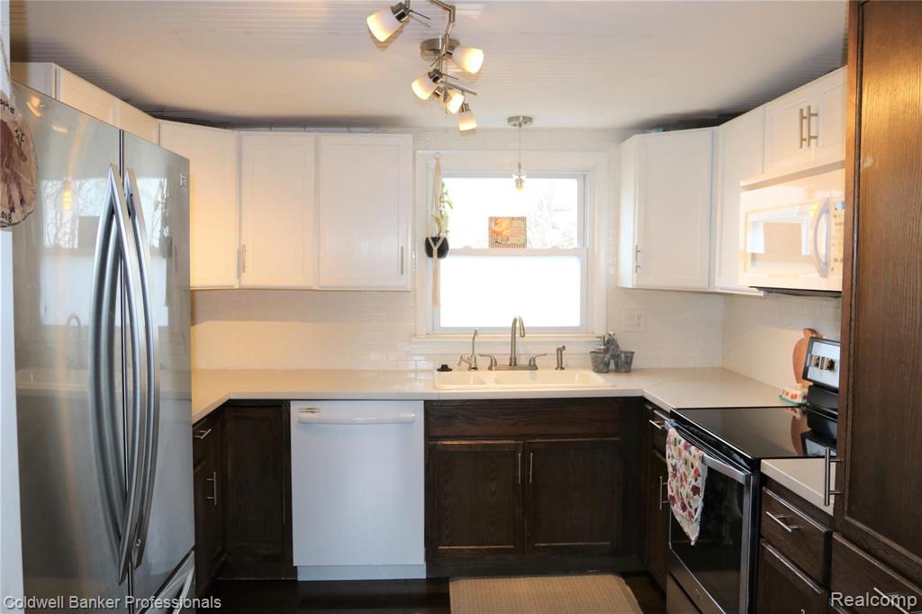 12620 South Reed Road Byron, MI 48418 - Photo 7 of 20