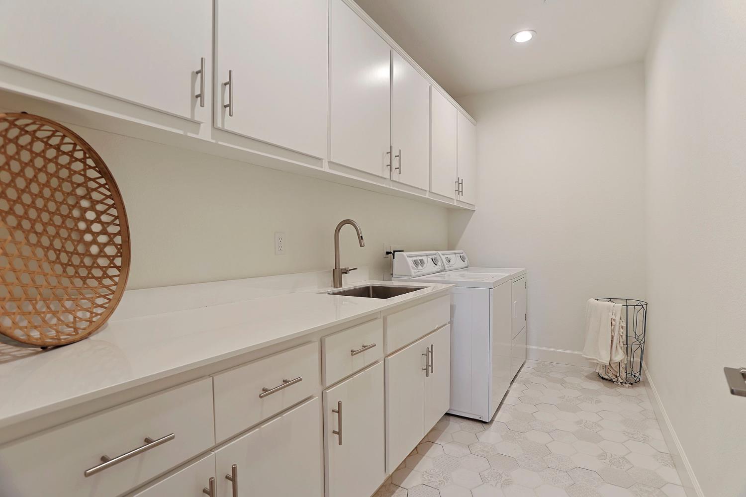 803 Riva Court Lodi, CA 95242 - Photo 25 of 37
