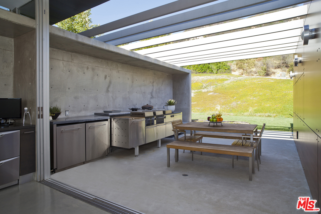 1055 Cold Canyon Road Calabasas, CA 91302 - Photo 12 of 51 Gallery Image 12