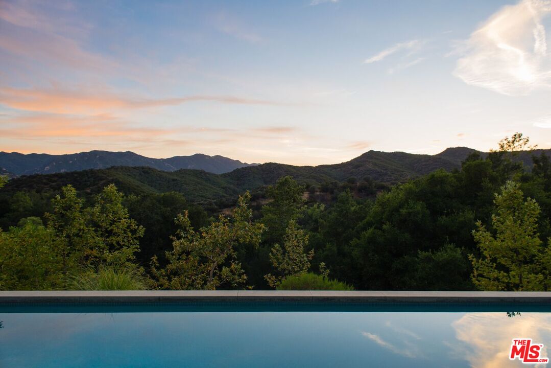 1055 Cold Canyon Road Calabasas, CA 91302 - Photo 15 of 51 Gallery Image 15