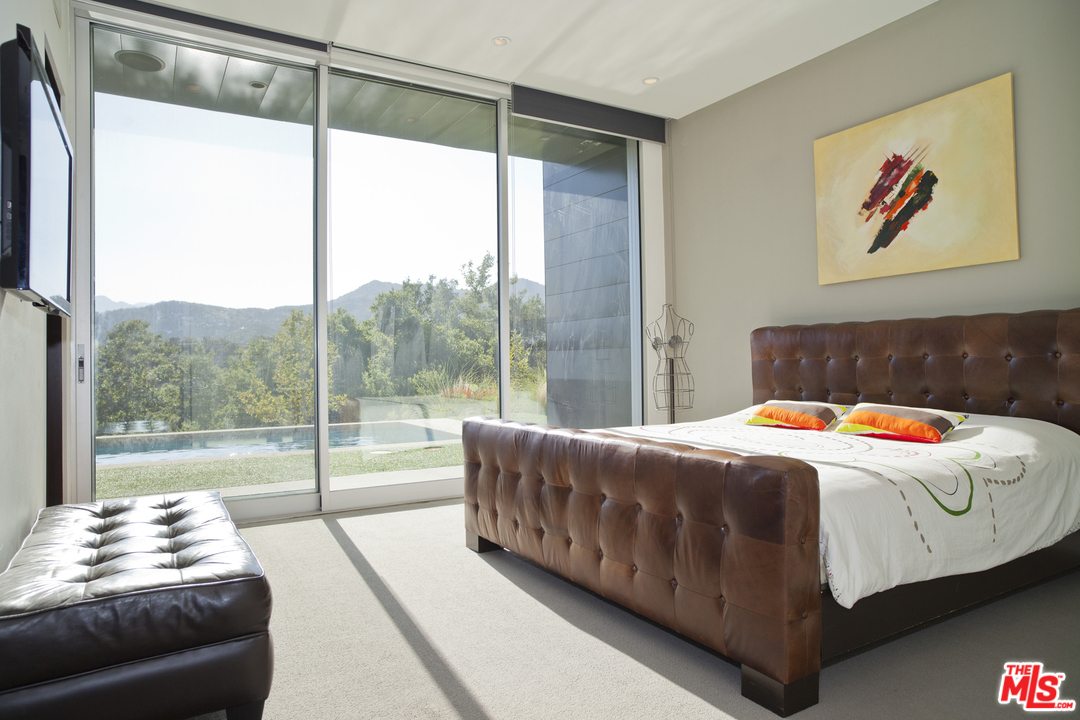 1055 Cold Canyon Road Calabasas, CA 91302 - Photo 21 of 51 Gallery Image 21