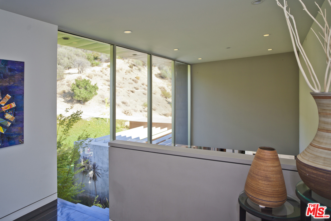 1055 Cold Canyon Road Calabasas, CA 91302 - Photo 22 of 51 Gallery Image 22