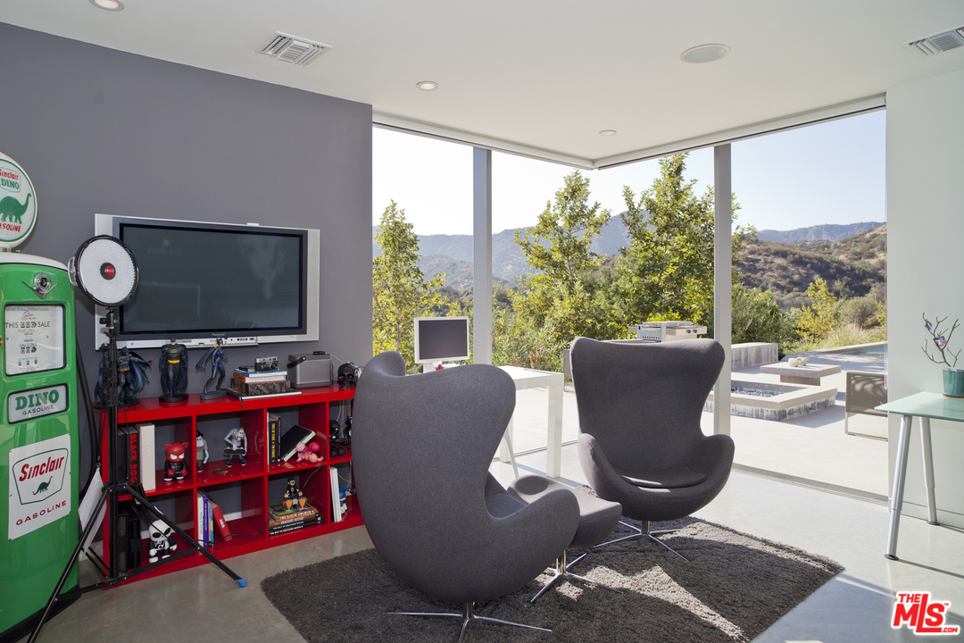 1055 Cold Canyon Road Calabasas, CA 91302 - Photo 29 of 51 Gallery Image 29