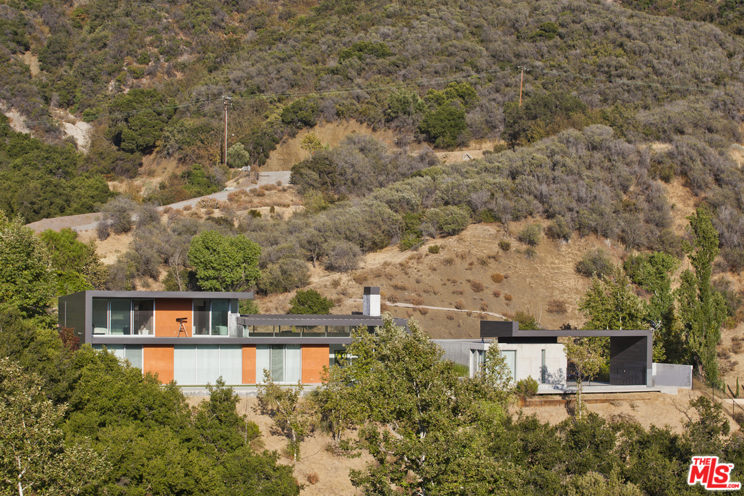 1055 Cold Canyon Road Calabasas, CA 91302 - Photo 39 of 51 Gallery Image 39