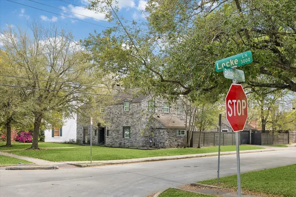 $2,695,000 | 3071 Locke Lane, Houston, TX 77019