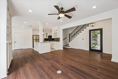 $2,695,000 | 3071 Locke Lane, Houston, TX 77019