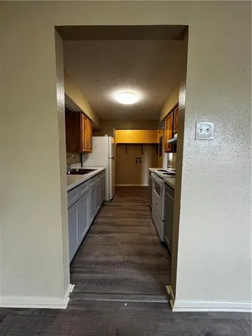 $1,295 | 948 East Monterey Court, Unit B, Gretna, LA 70056