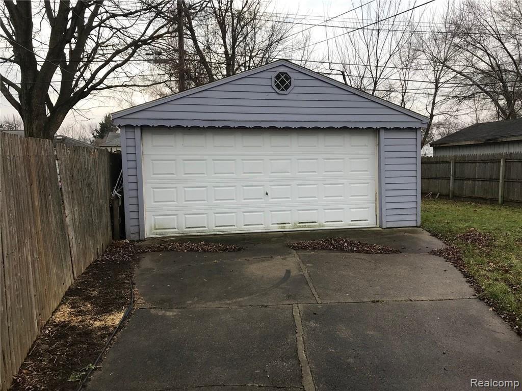 14292 Hendricks Avenue Warren, MI 48089 - Photo 3 of 11