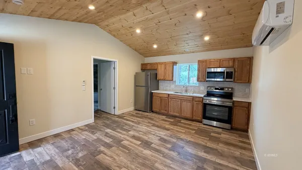 $1,550 | 54317 Pine Crest Avenue, Idyllwild, CA 92549