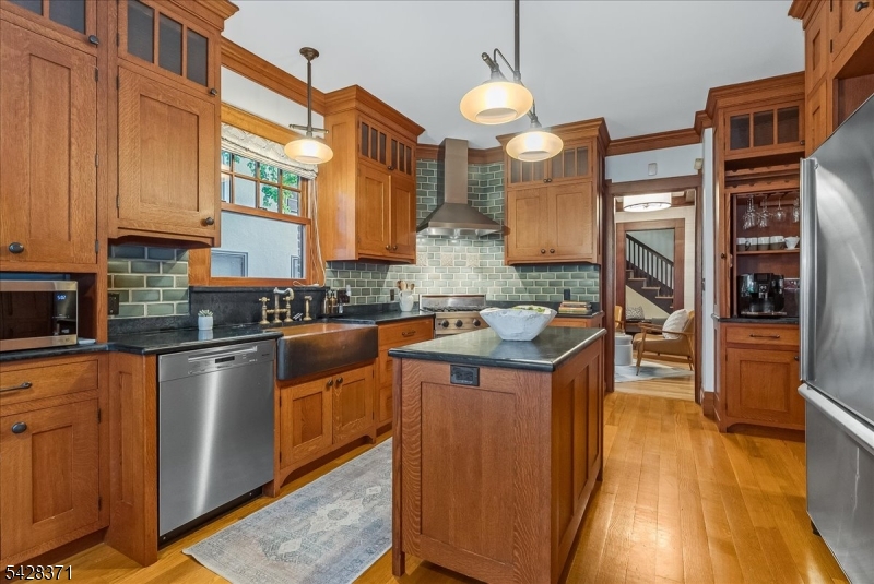 7 Prospect Terrace Montclair, NJ 07042 - Photo 10 of 48