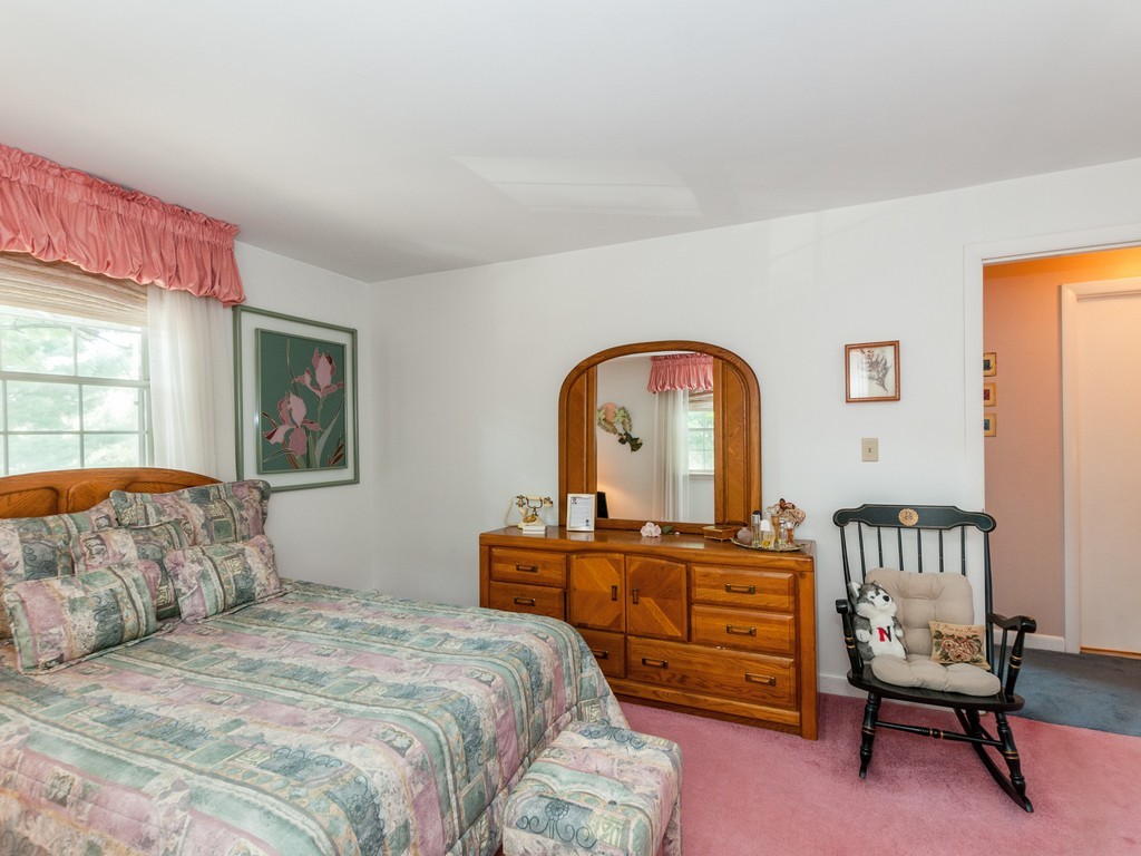 43 Jacqueline Road, Unit 9 Waltham, MA 02452 - Photo 12 of 16 Gallery Image 12