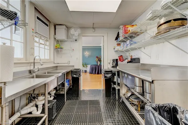 $2,500,000 | 17 East Main Street, Thomasville, NC 27360