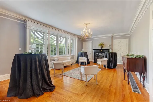 $2,500,000 | 17 East Main Street, Thomasville, NC 27360