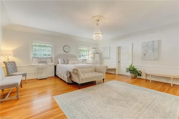 $2,500,000 | 17 East Main Street, Thomasville, NC 27360