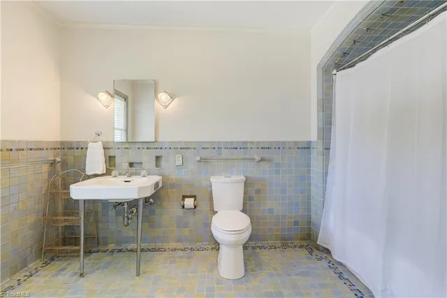 $2,500,000 | 17 East Main Street, Thomasville, NC 27360